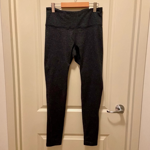 Old Navy Active Leggings - Picture 2 of 5